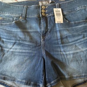 Torrid 5” Jegging Super Soft High Rise Short